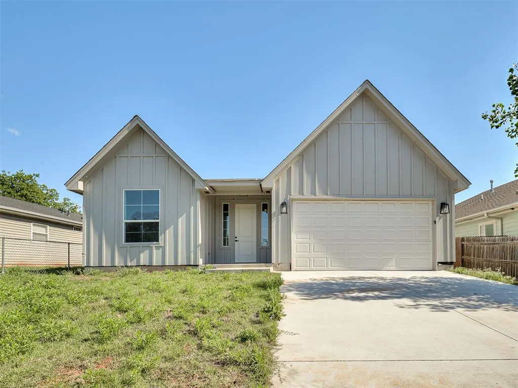 Front exterior — 722 E Grant Avenue, Guthrie, OK 73044