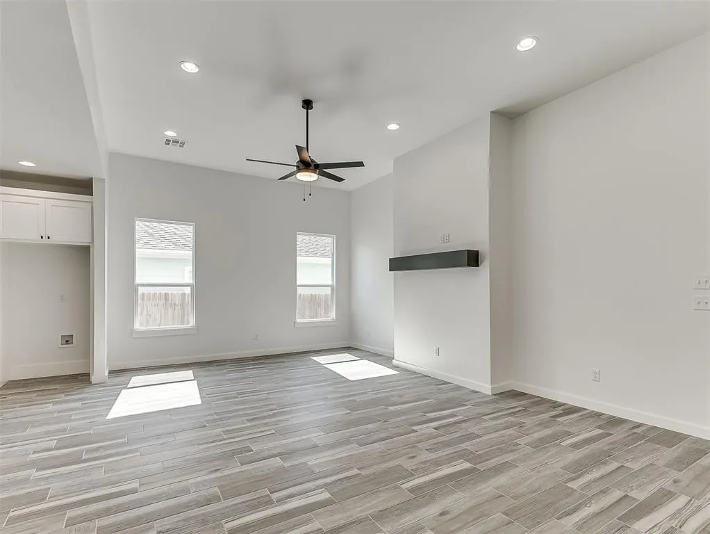 Photo 10 — 722 E Grant Avenue, Guthrie, OK 73044
