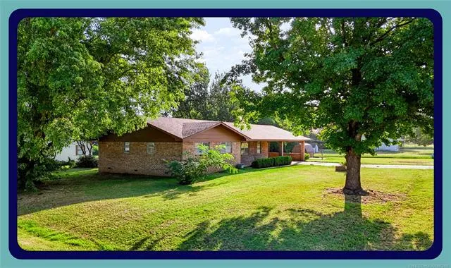 Front exterior — 130 W Gist Avenue, Roff, OK 74820