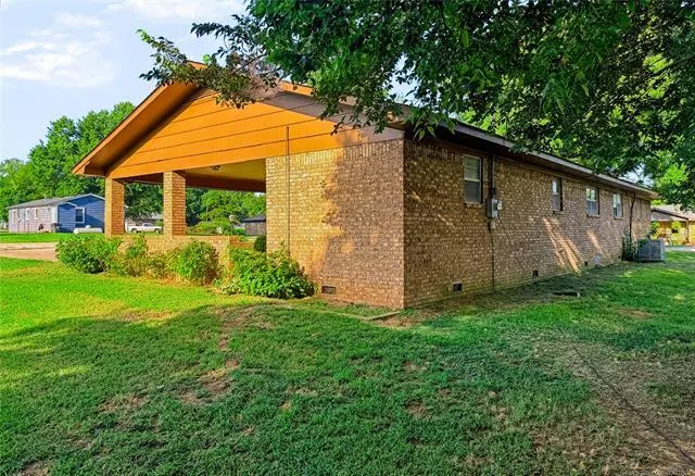 Photo 42 — 130 W Gist Avenue, Roff, OK 74820