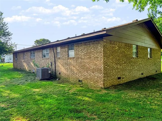 Photo 43 — 130 W Gist Avenue, Roff, OK 74820