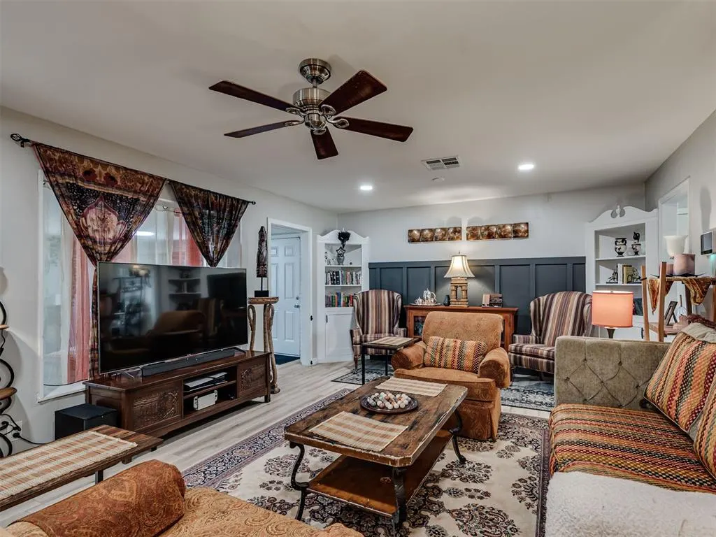 Photo 4 — 2620 Abbey Road, Oklahoma City, OK 73120