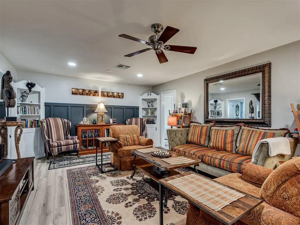 Photo 5 — 2620 Abbey Road, Oklahoma City, OK 73120
