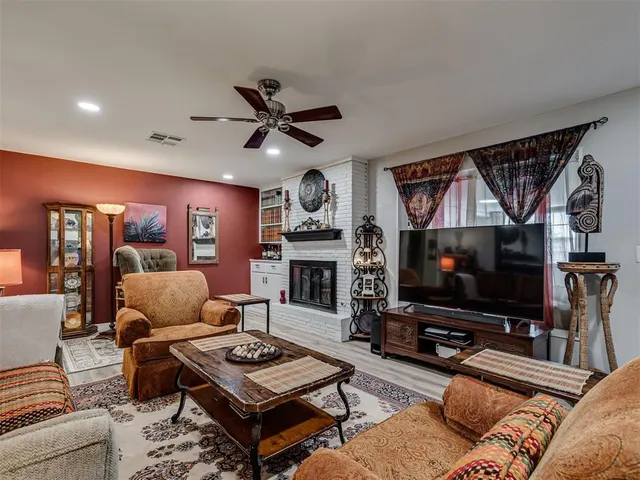 Photo 6 — 2620 Abbey Road, Oklahoma City, OK 73120