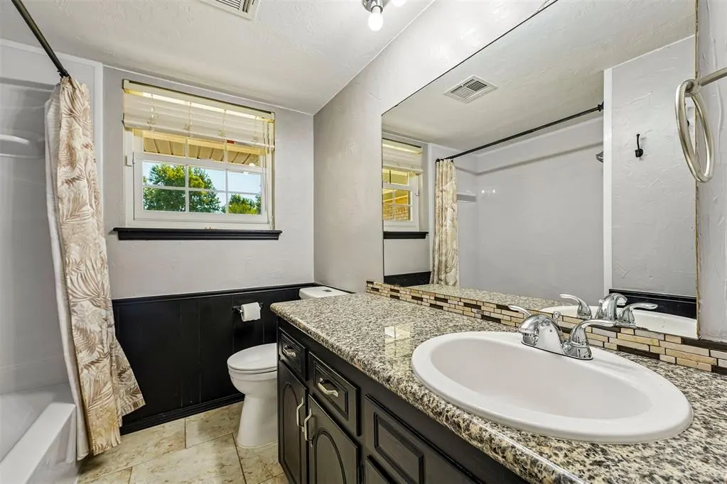 Photo 11 — 2629 N Markwell Avenue, Bethany, OK 73008