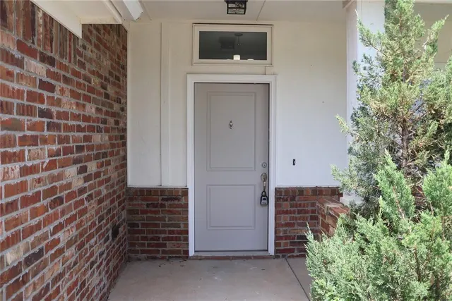 Photo 2 — 10601 NW 20th Street, Yukon, OK 73099