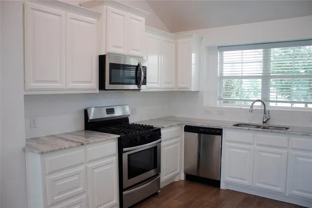 Photo 4 — 10601 NW 20th Street, Yukon, OK 73099