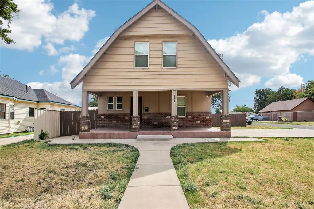 Front exterior — 537 S Miles Avenue, El Reno, OK 73036