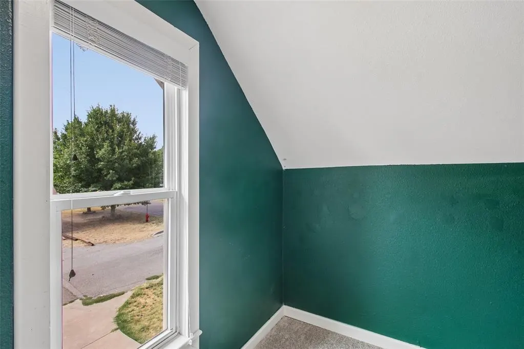 Photo 9 — 537 S Miles Avenue, El Reno, OK 73036