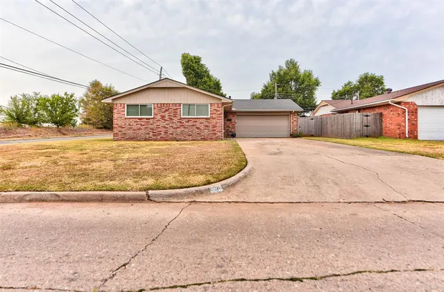 Front exterior — 201 Holbrook Drive, El Reno, OK 73036