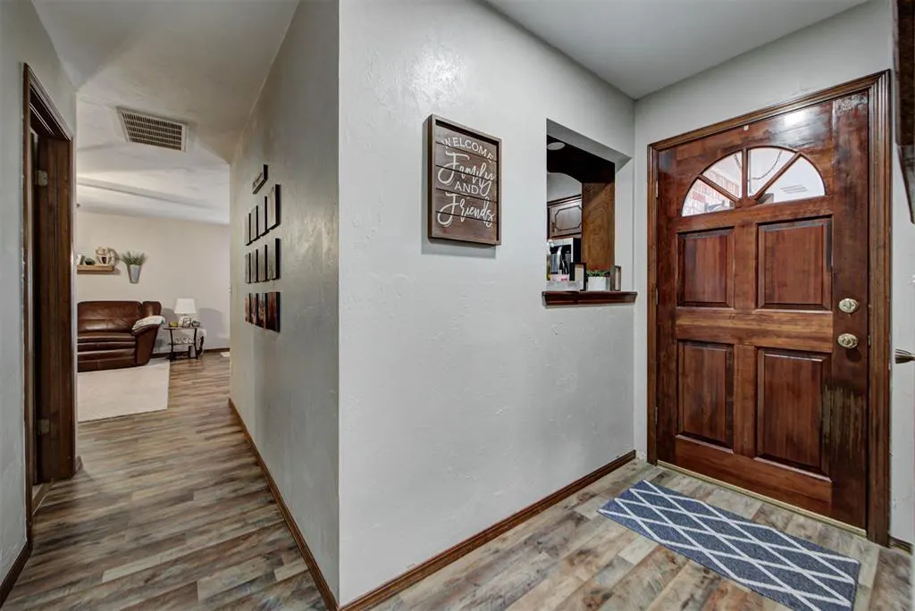 Photo 9 — 201 Holbrook Drive, El Reno, OK 73036