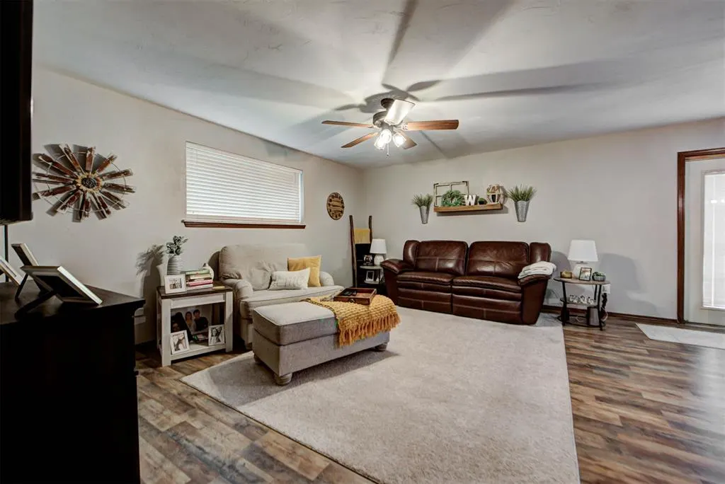 Photo 10 — 201 Holbrook Drive, El Reno, OK 73036