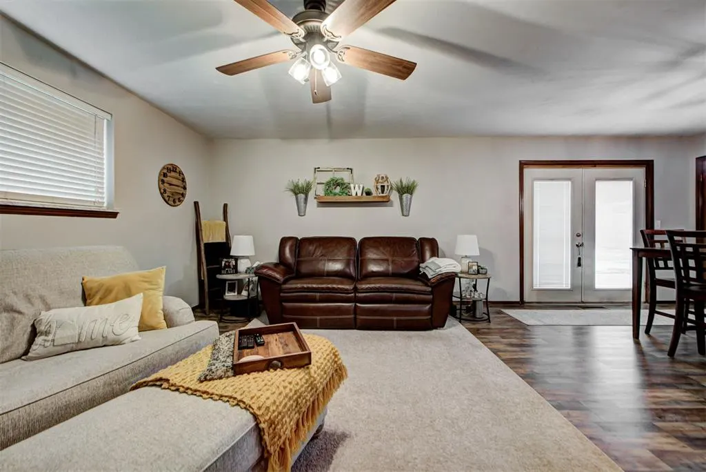 Photo 11 — 201 Holbrook Drive, El Reno, OK 73036