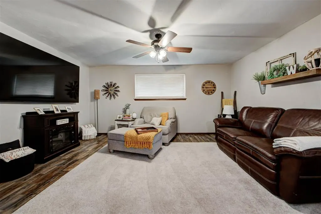 Photo 12 — 201 Holbrook Drive, El Reno, OK 73036