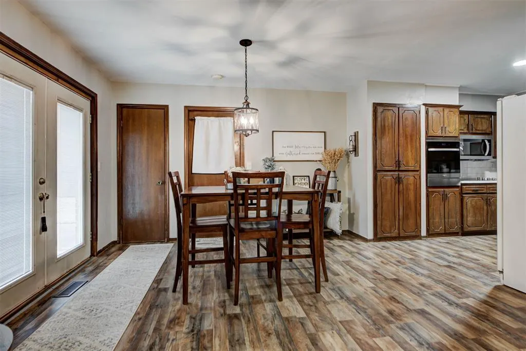 Photo 16 — 201 Holbrook Drive, El Reno, OK 73036