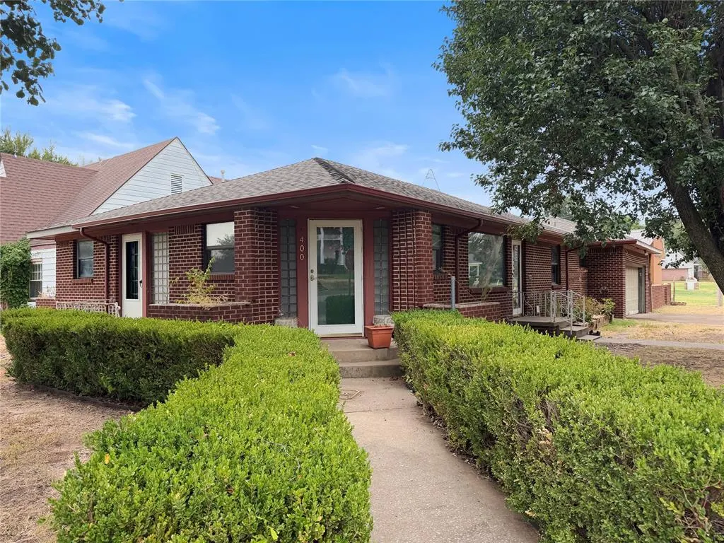 Front exterior — 400 E Wade Street, El Reno, OK 73036