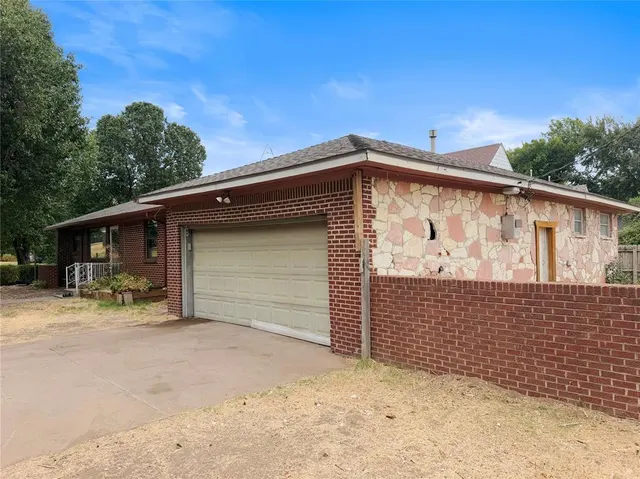Photo 5 — 400 E Wade Street, El Reno, OK 73036