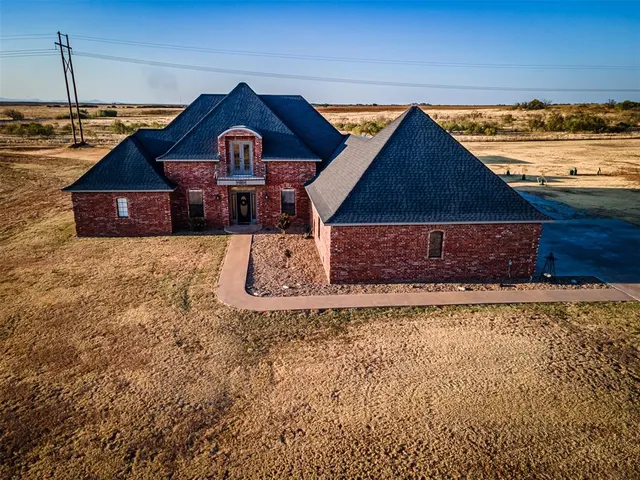 Photo 3 — 203 Soleil Drive, Walters, OK 73527