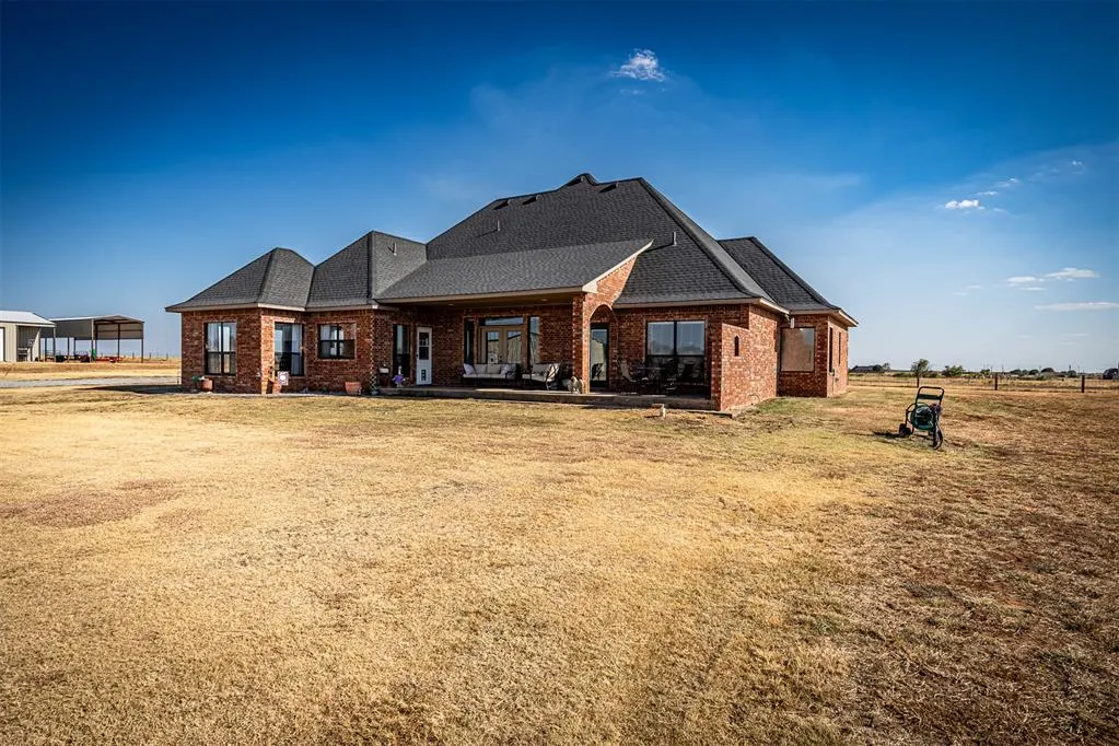 Photo 4 — 203 Soleil Drive, Walters, OK 73527