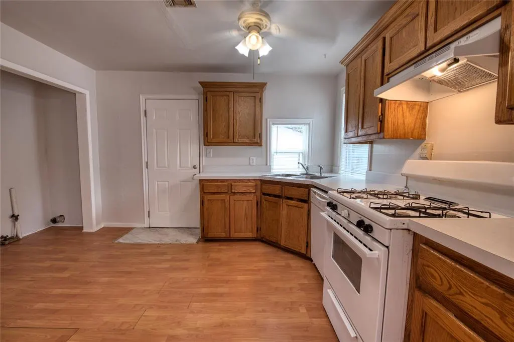 Photo 3 — 414 Reed Place, Oklahoma City, OK 73110