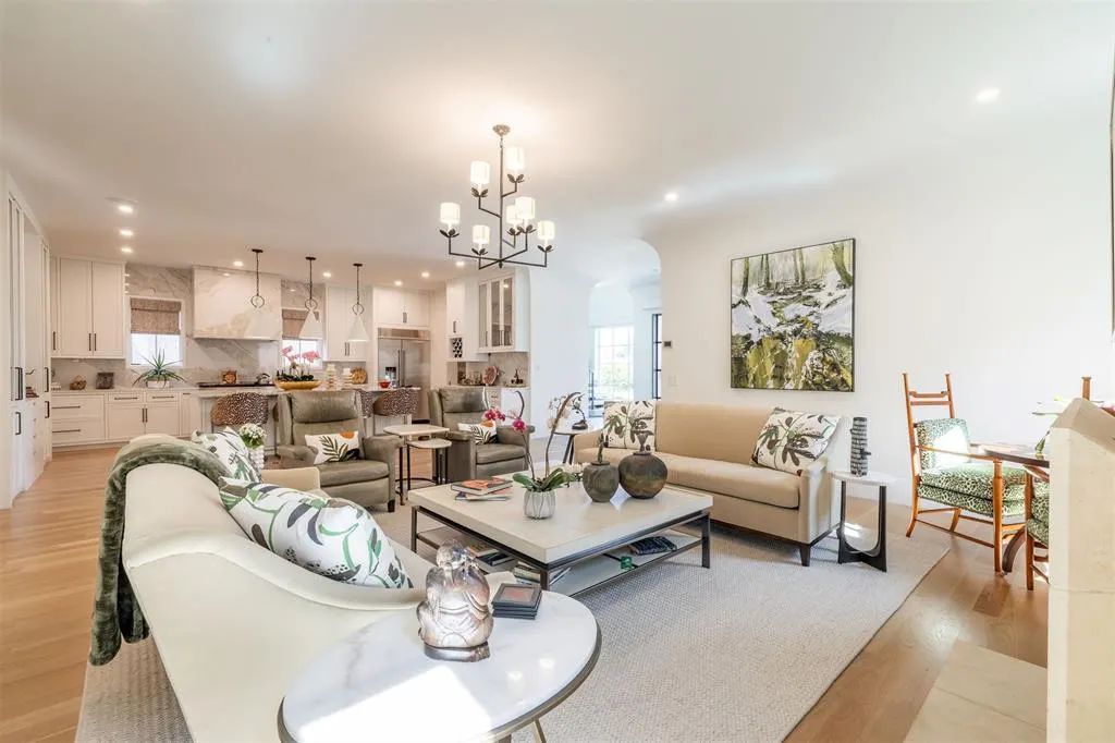 Photo 9 — 1112 Cumberland Court, Nichols Hills, OK 73116