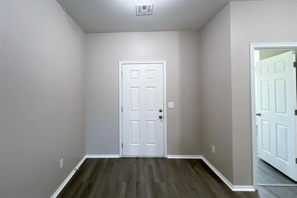 Photo 3 — 2928 Cider Mill Lane, Yukon, OK 73099