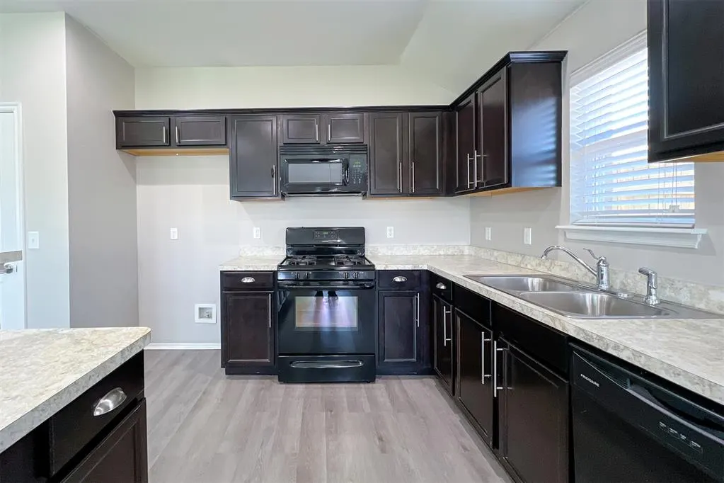 Photo 10 — 2928 Cider Mill Lane, Yukon, OK 73099