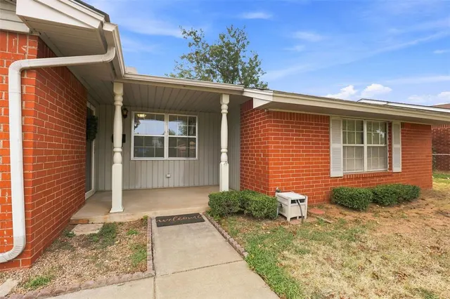 Photo 4 — 4107 N Chapman, Shawnee, OK 74804