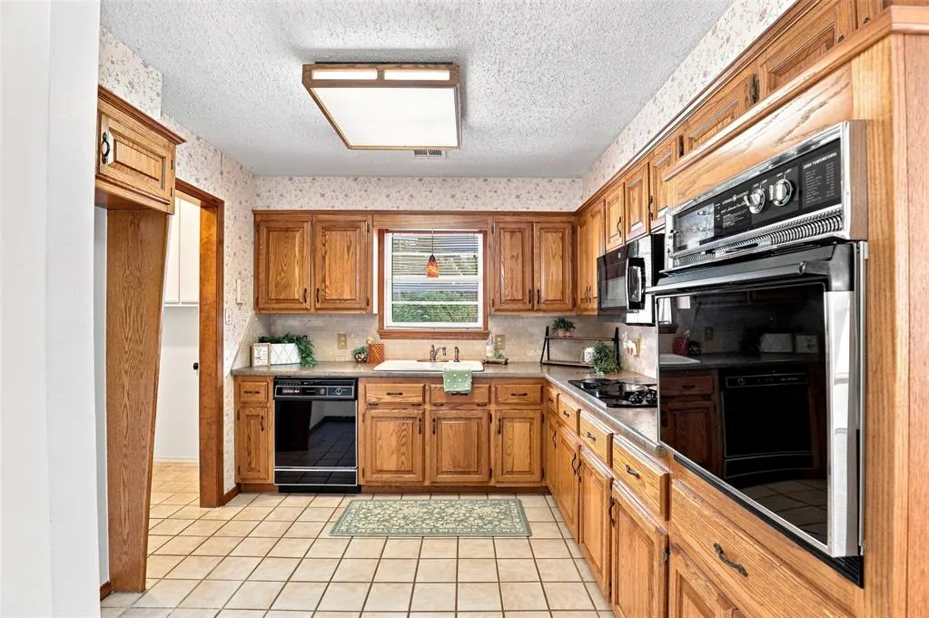 Photo 14 — 4107 N Chapman, Shawnee, OK 74804