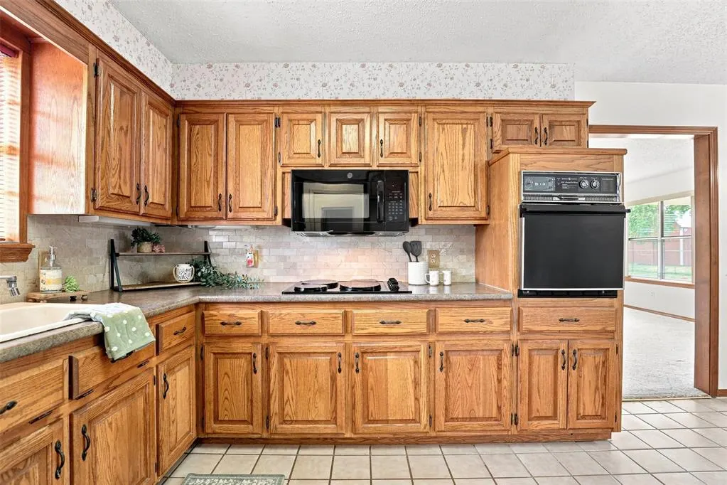 Photo 17 — 4107 N Chapman, Shawnee, OK 74804