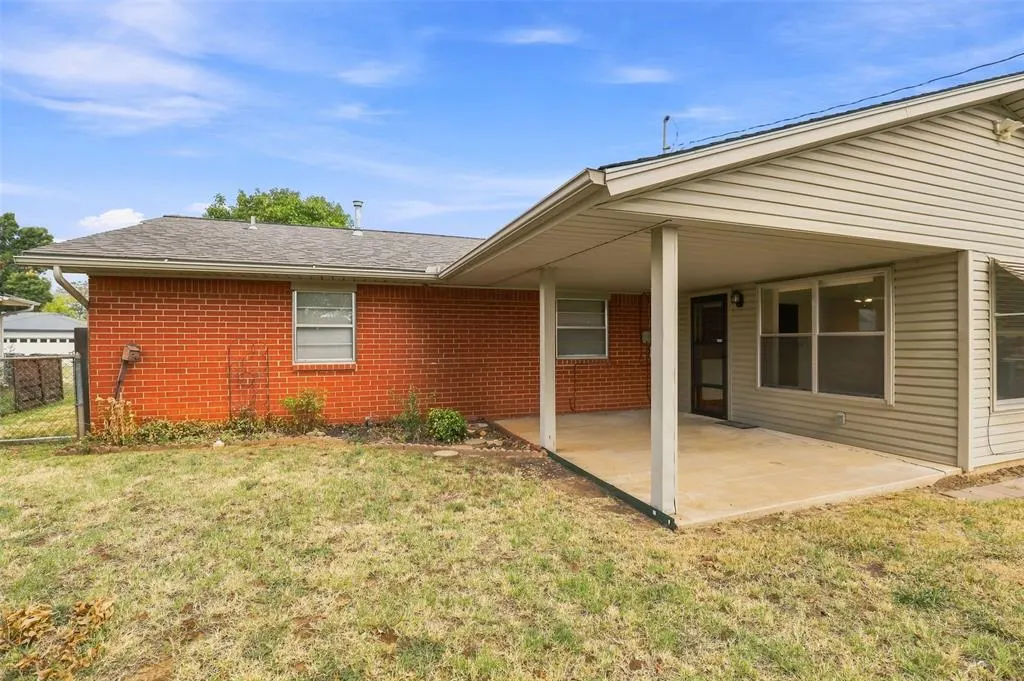 Photo 36 — 4107 N Chapman, Shawnee, OK 74804