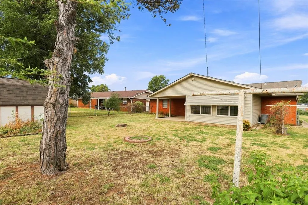 Photo 39 — 4107 N Chapman, Shawnee, OK 74804
