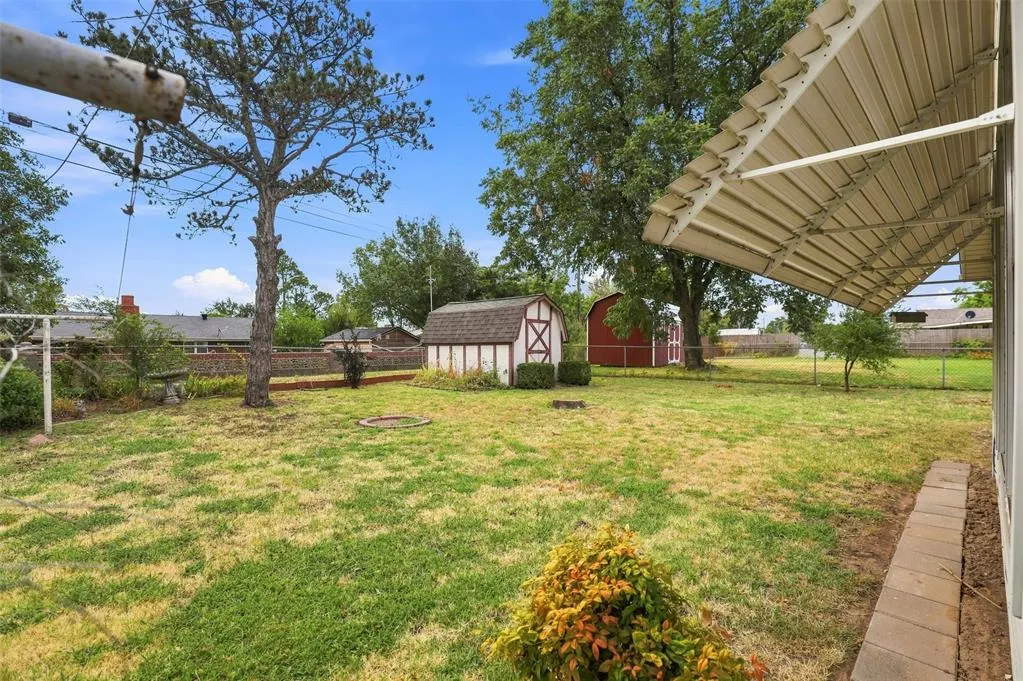 Photo 40 — 4107 N Chapman, Shawnee, OK 74804