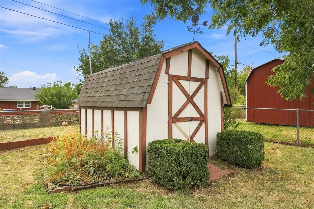 Photo 42 — 4107 N Chapman, Shawnee, OK 74804
