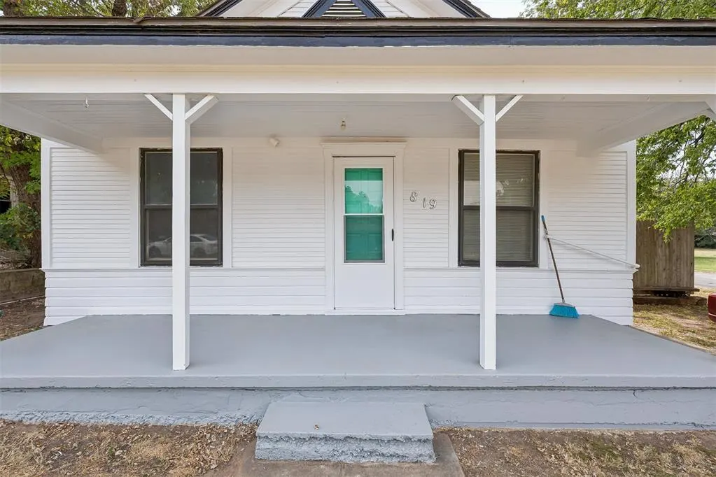 Photo 3 — 819 W London Street, El Reno, OK 73036
