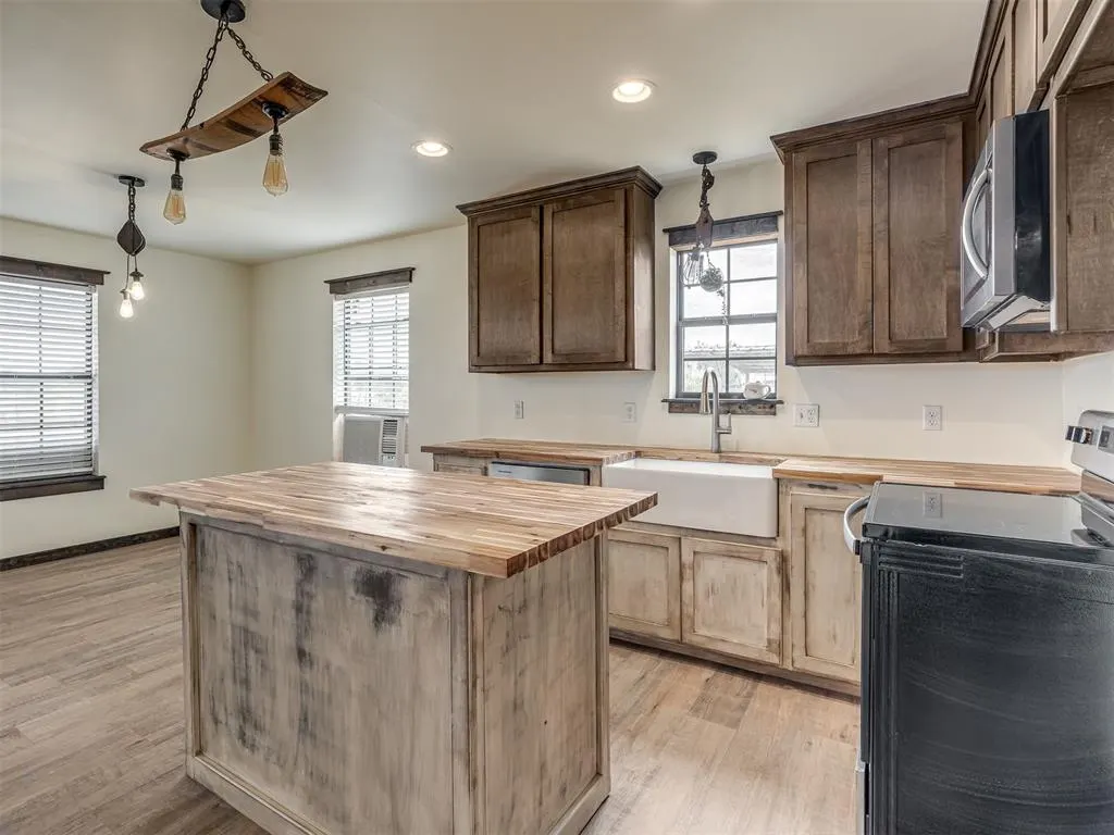 Photo 12 — 7050 Slaughterville Road, Slaughterville, OK 73051