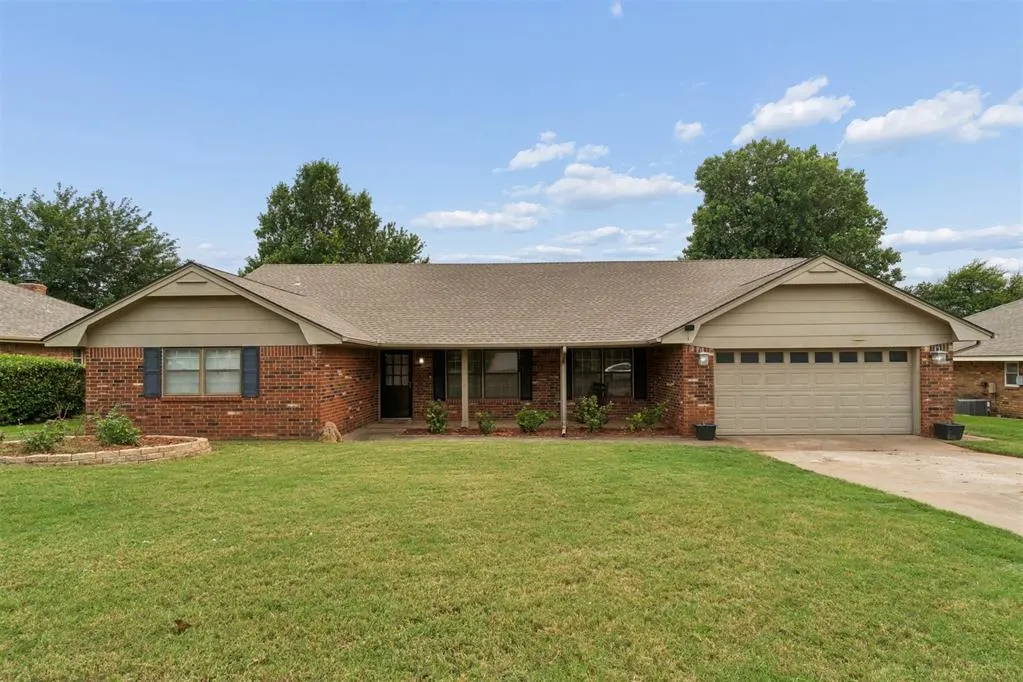 Front exterior — 2013 Bella Vista Drive, Edmond, OK 73013