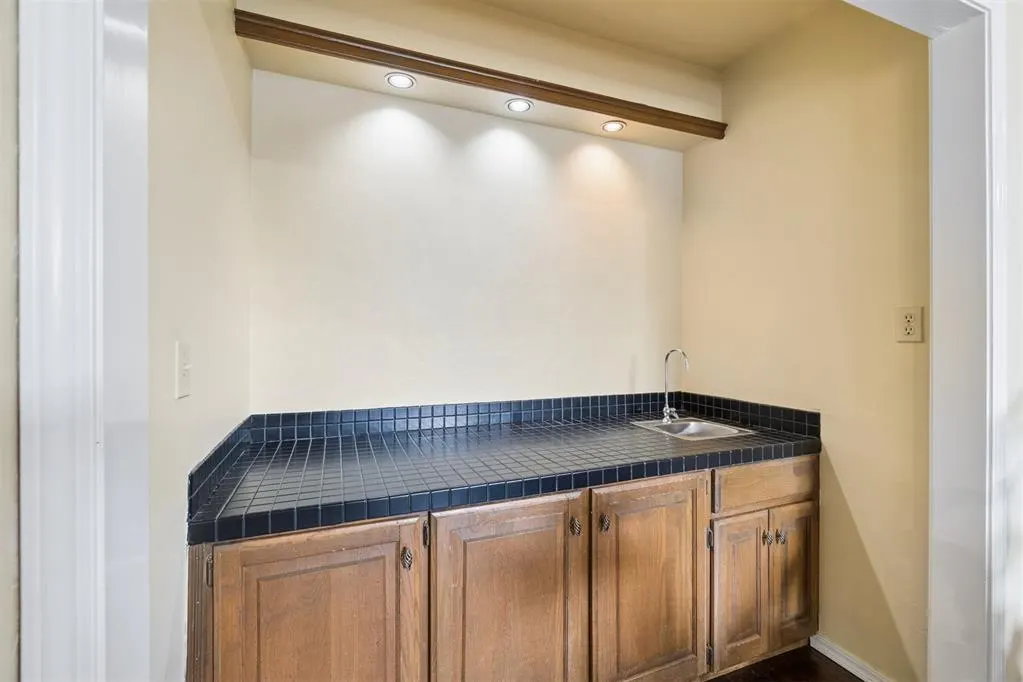 Photo 12 — 2013 Bella Vista Drive, Edmond, OK 73013