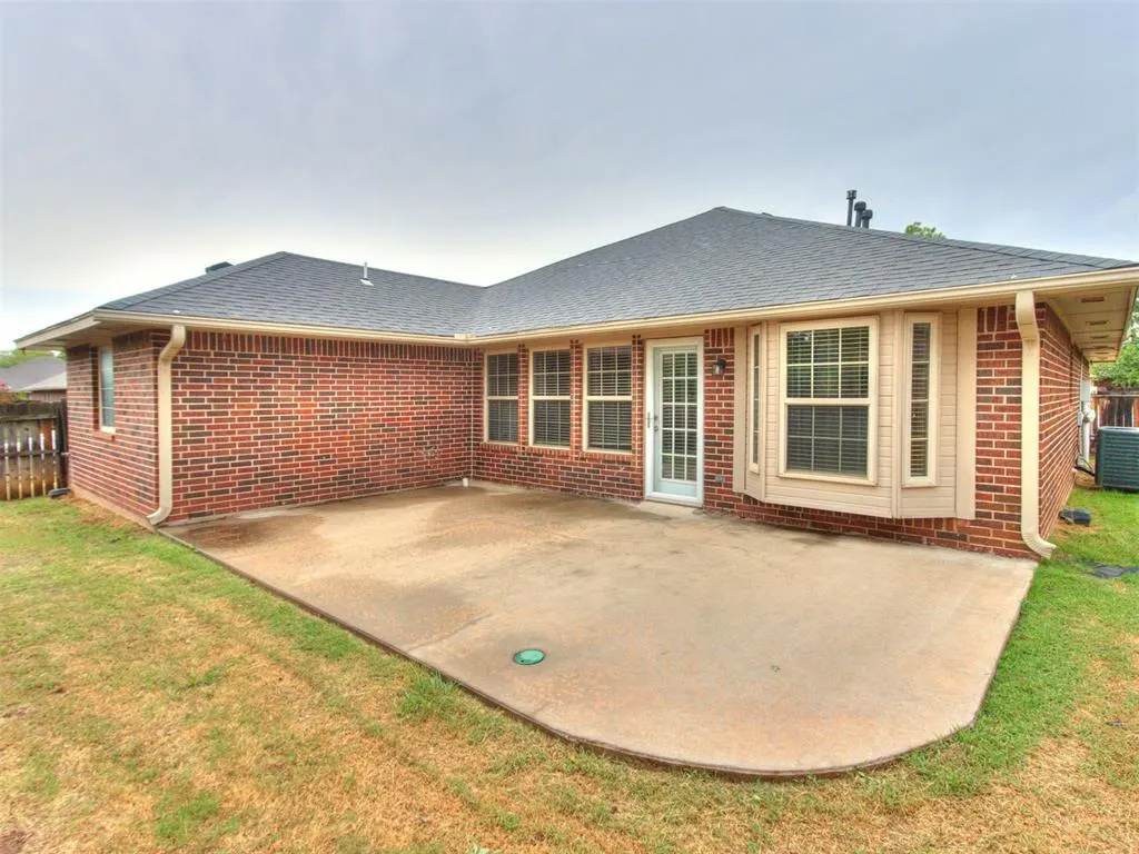 Photo 6 — 21925 Homesteaders Road, Edmond, OK 73012