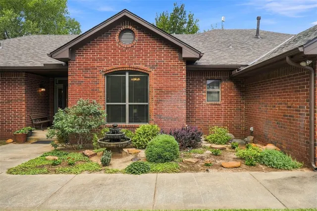 Photo 8 — 801 Cameron Drive, Yukon, OK 73099