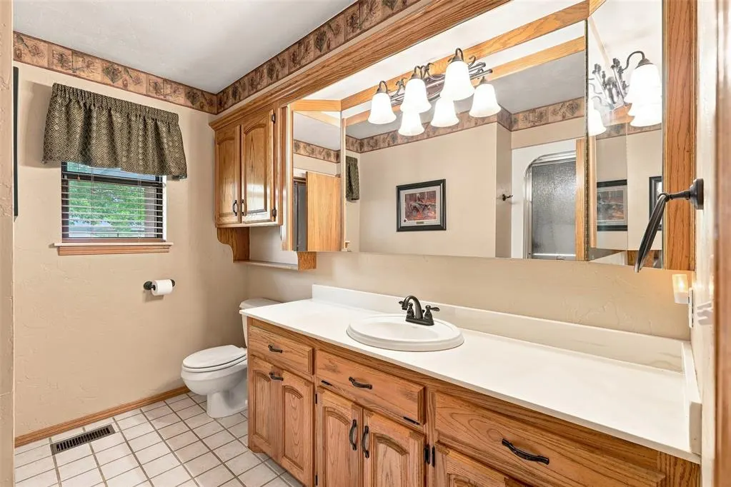Photo 31 — 801 Cameron Drive, Yukon, OK 73099