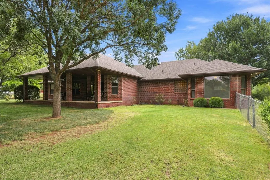 Photo 33 — 801 Cameron Drive, Yukon, OK 73099