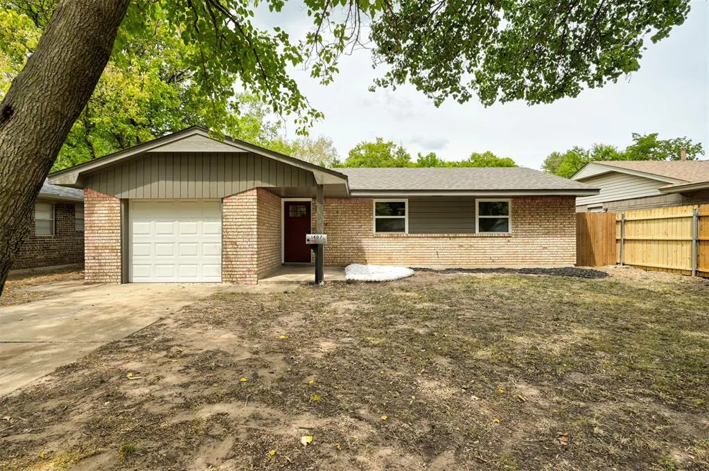Photo 3 — 1407 Lakecrest Drive, Norman, OK 73071