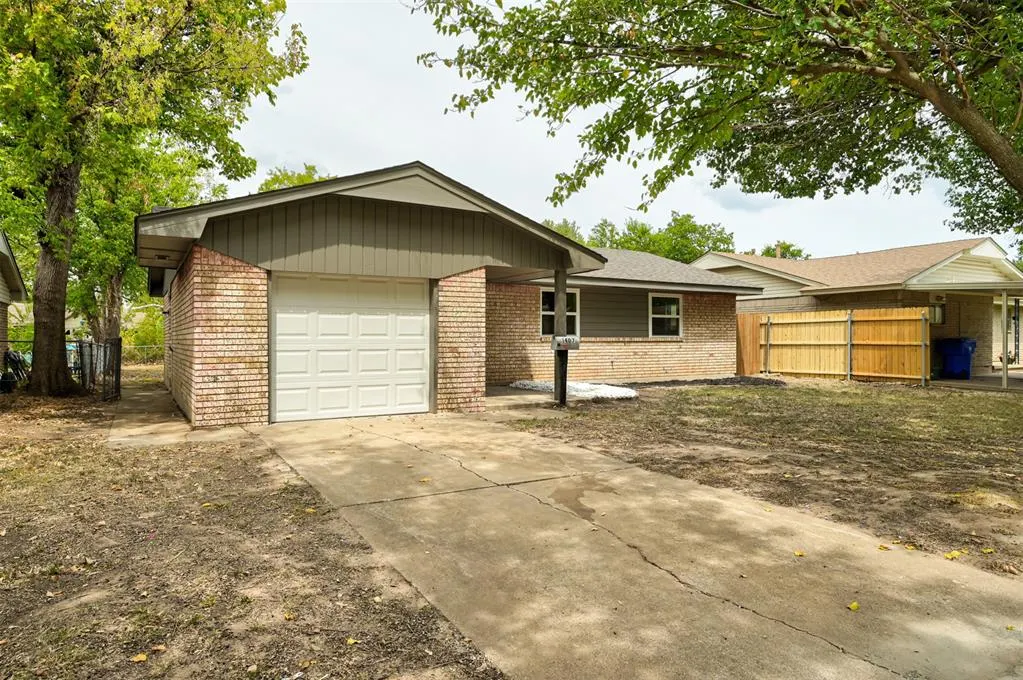 Photo 4 — 1407 Lakecrest Drive, Norman, OK 73071