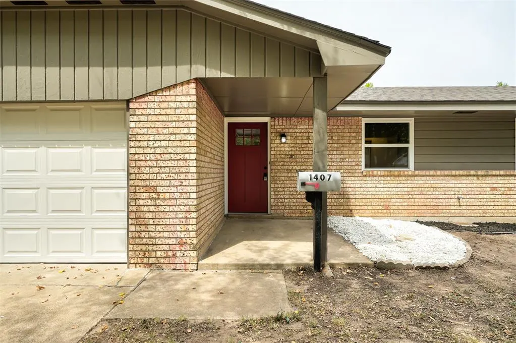 Photo 5 — 1407 Lakecrest Drive, Norman, OK 73071