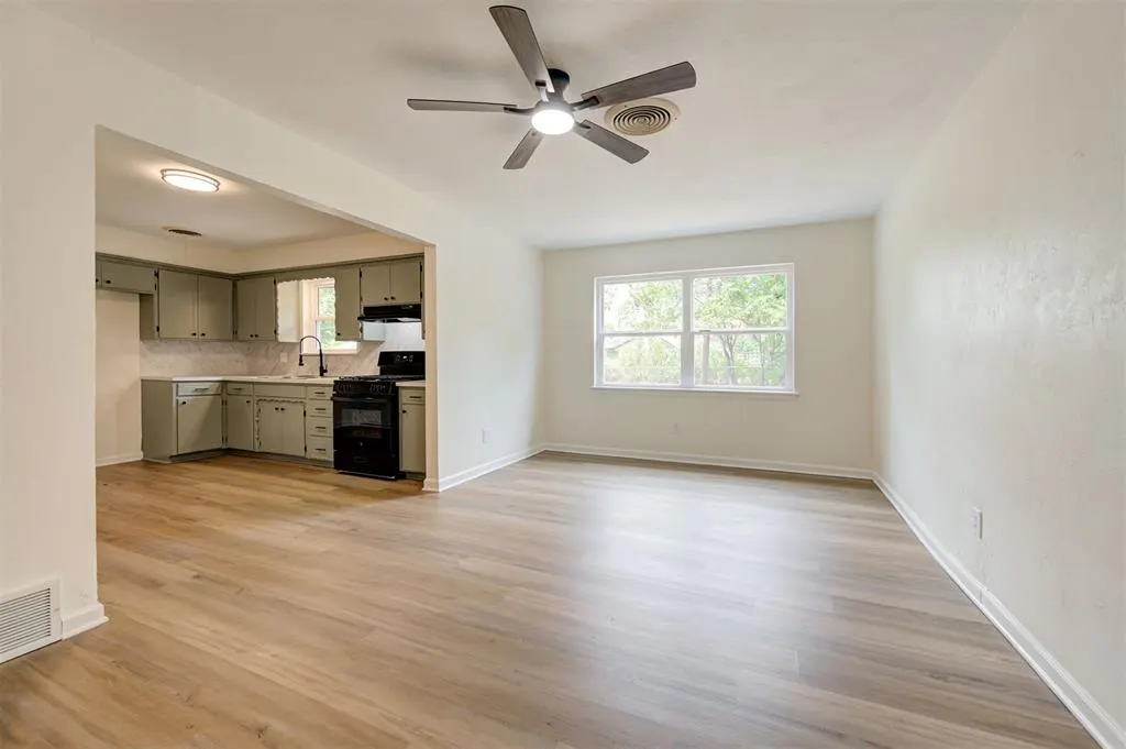 Photo 10 — 1407 Lakecrest Drive, Norman, OK 73071
