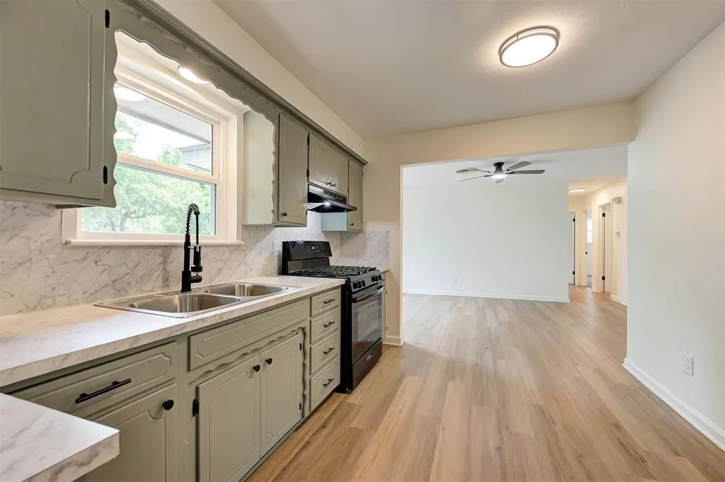 Photo 14 — 1407 Lakecrest Drive, Norman, OK 73071