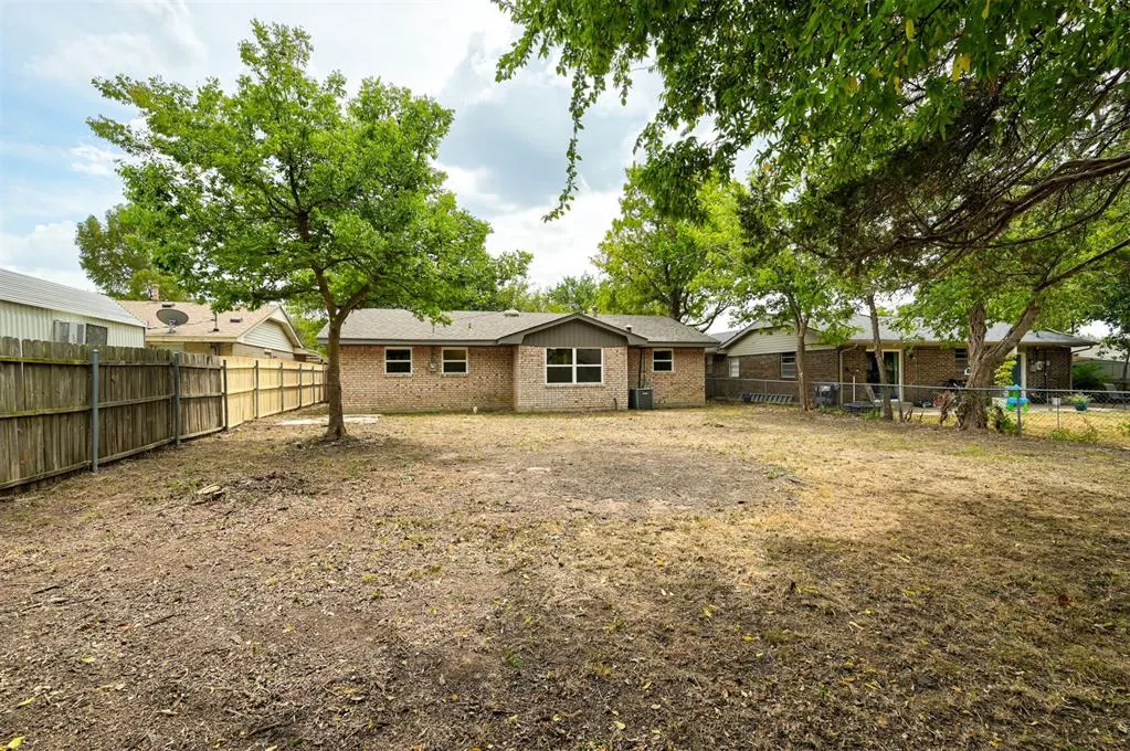 Photo 30 — 1407 Lakecrest Drive, Norman, OK 73071