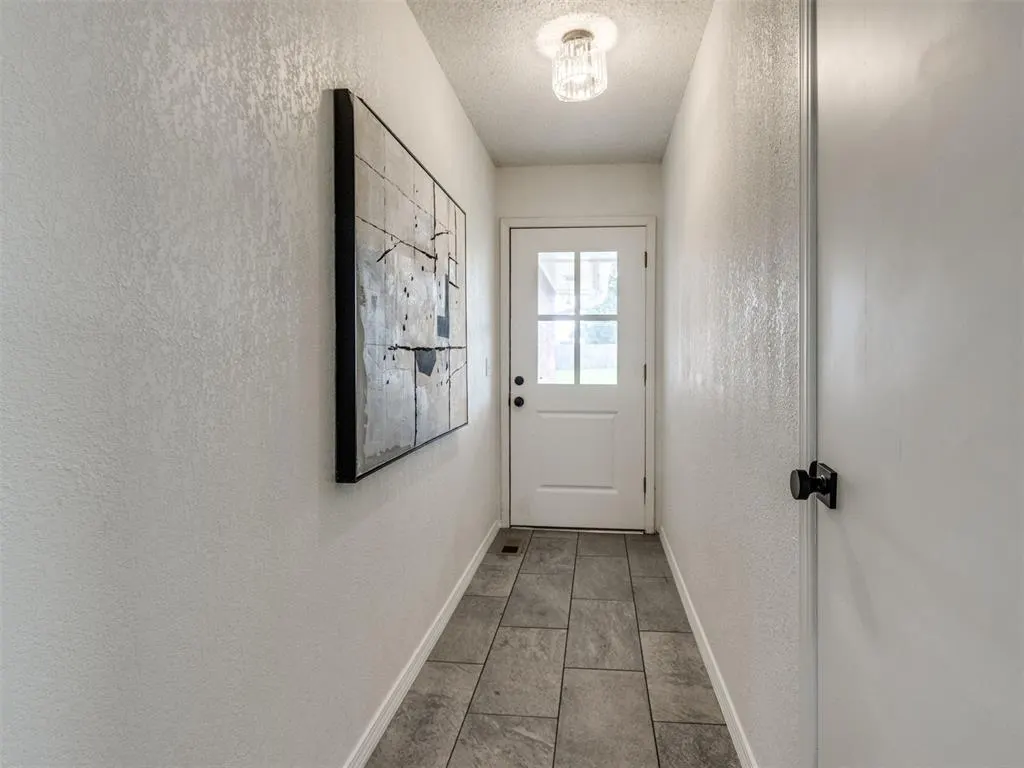 Photo 8 — 10104 Primrose Lane, Oklahoma City, OK 73159