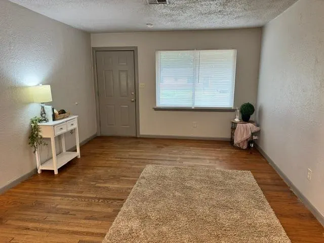 Photo 4 — 20933 Gold Street, Harrah, OK 73045